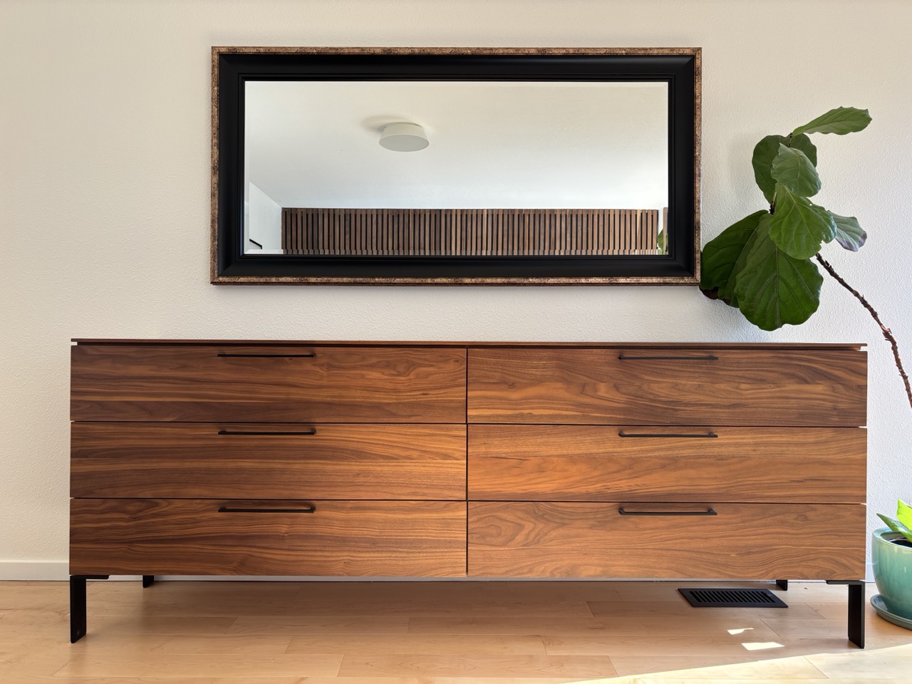 Kenwood Dresser